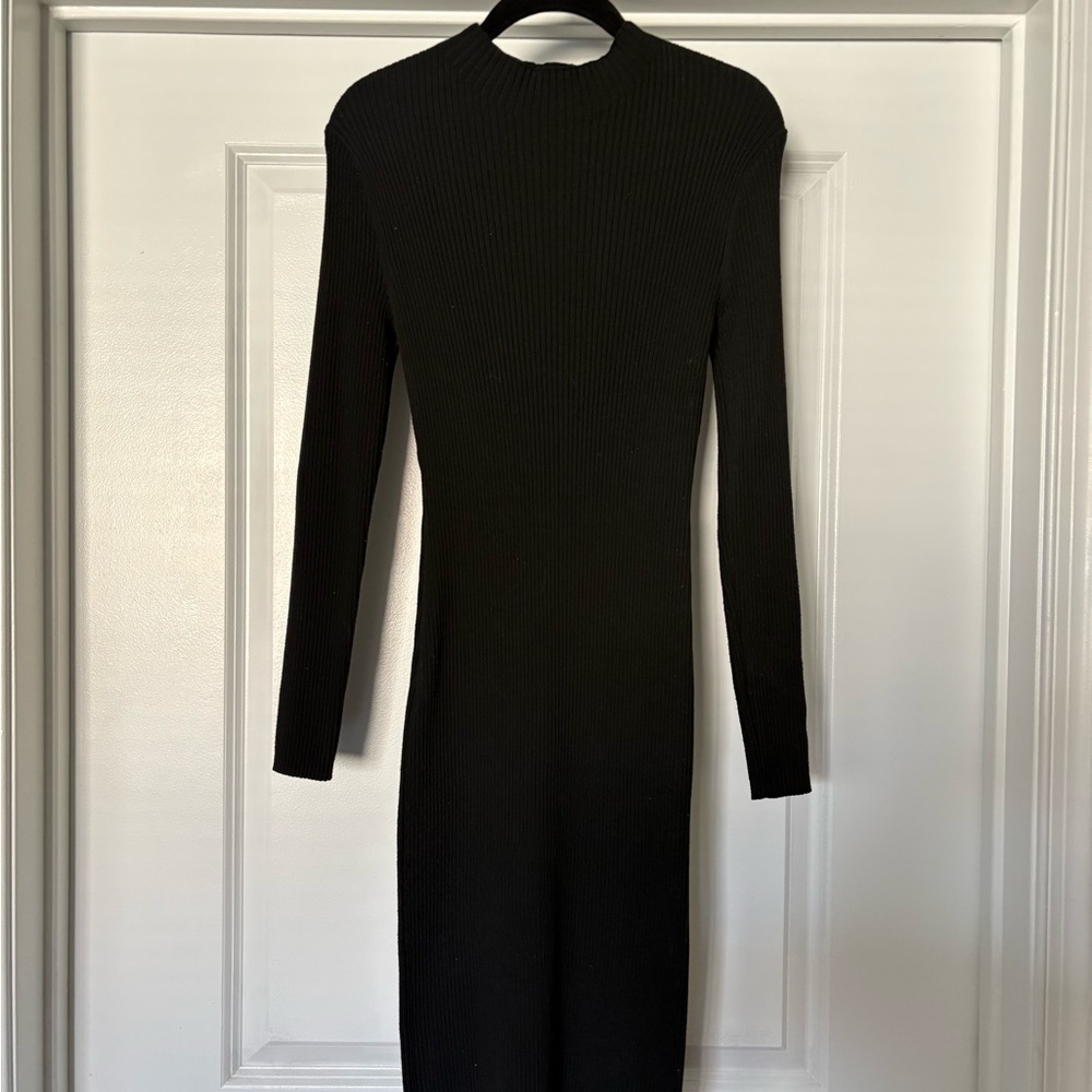 Slim Fit Black Ribbed Long-Sleeve Midi Dress (Medium)